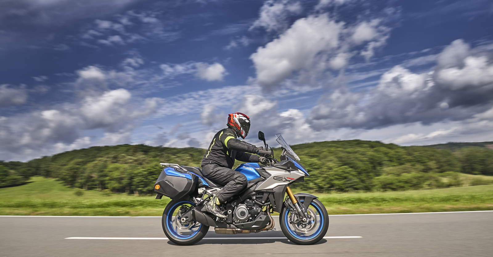 BMW S 1000 XR vs Suzuki GSX 1000 GX